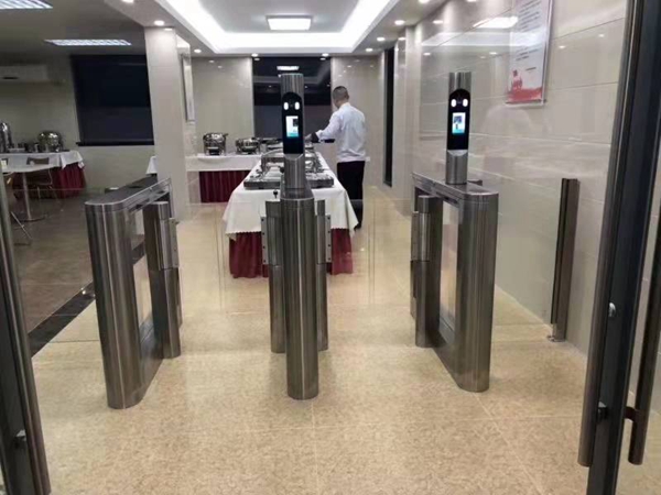 閘機